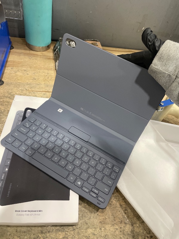 Photo 1 of SAMSUNG Galaxy Tab S11 Book Cover Keyboard Slim, AI Key Ready, PC-Like Experience, Sleek and Slim, US Version, Black