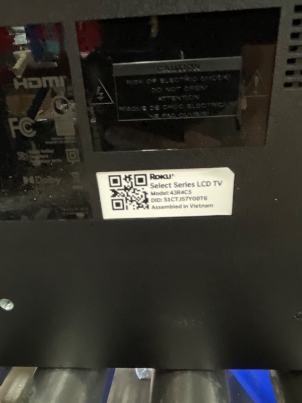 Photo 1 of ***DAMAGED***Roku Smart TV 2025 – 43-Inch Select Series, 4K HDR TV – RokuTV with Enhanced Voice Remote – Flat Screen LED Television with Wi-Fi for Streaming Live Local News, Sports, Family Entertainment