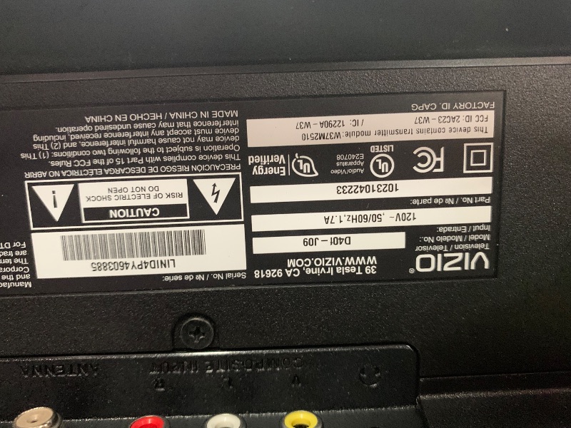 Photo 1 of ***********DAMAGE TO SCREEN, DOESNT SEEN TO EFFECT THE PIXLES, MISSING TV STANDS**************
VIZIO 40-inch Full HD 1080p Smart TV with DTS Virtual: X, Alexa Compatibility, Google Cast Built-in, Bluetooth Headphone Capable, (VFD40M-08 New)