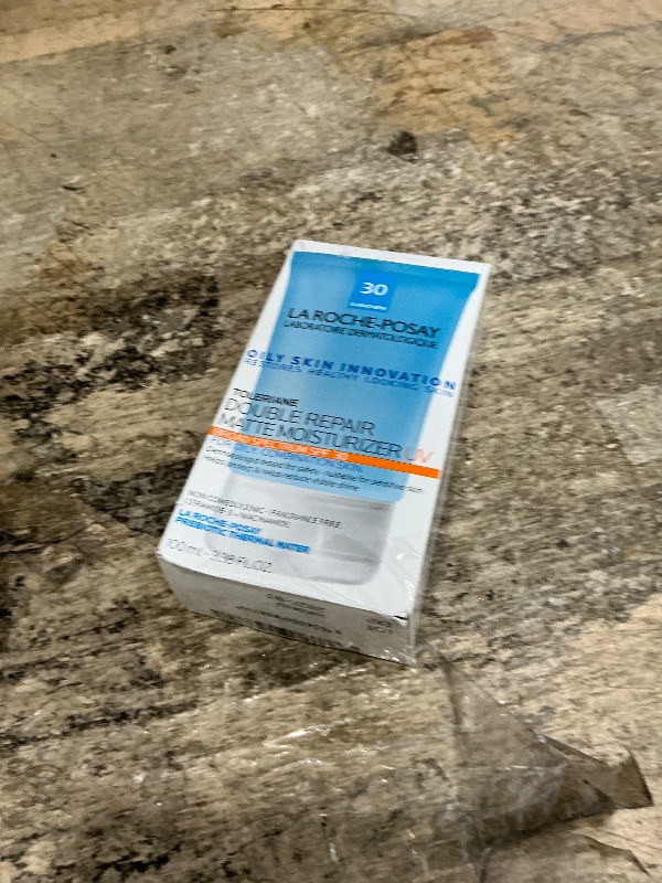 Photo 1 of *3/2027* La Roche-Posay Toleriane Double Repair Matte Moisturizer SPF 30, Lightweight Daily Face Moisturizer for Oily Skin & Combination Skin, With Niacinamide & Vitamin B3, Oil Free, Fragrance Free