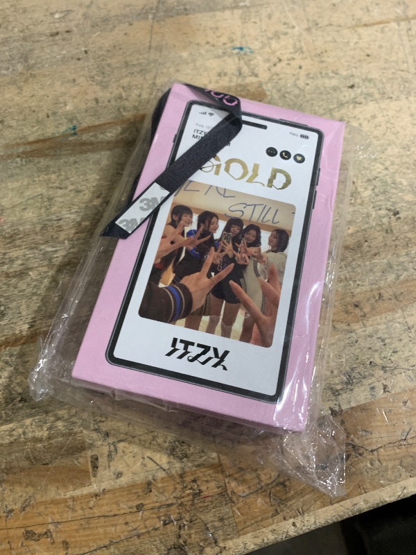 Photo 1 of (P.O.B) ITZY GOLD 2nd FULL Album (PHONE BOX SPECIAL EDITION + Gift Card) K-POP SEALED