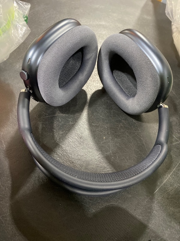 Photo 1 of Apple AirPods Max - Midnight (Renewed)