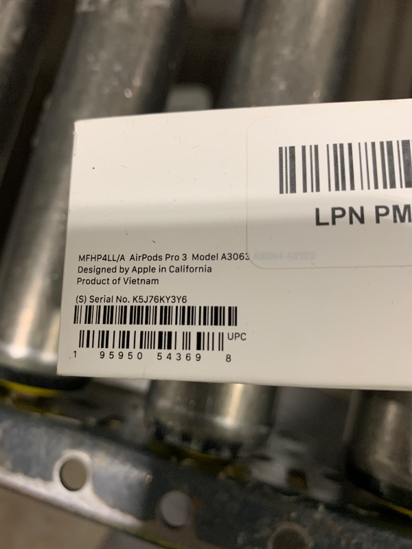 Photo 1 of Apple AirPods Pro 3 Wireless Earbuds, Active Noise Cancellation, Live Translation, Heart Rate Sensing,Hearing Aid Feature,Bluetooth Headphones,Spatial Audio, High-Fidelity Sound, USB-C Charging, White