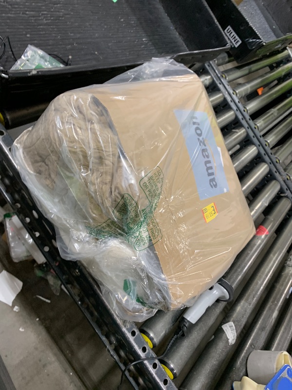 Photo 1 of Goolela Faux Sheepskin Fur Rug Light Brown Beige Fluffy Rug 4x6 Carpet for Bedroom Fuzzy Furry Soft Rugs PlayRoom Shaggy Plush Washable Sheepskin