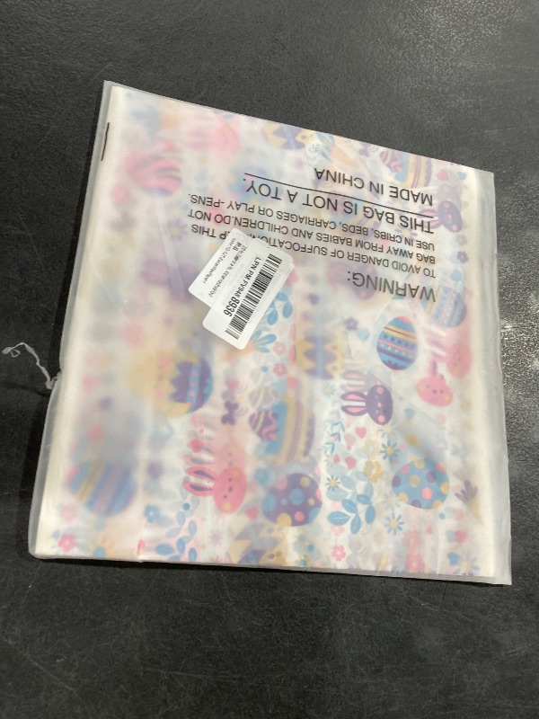 Photo 1 of 100 Pcs Easter Wax Paper for Food, Waterproof Oil-proof Parchment Paper Sheets, Wax Paper Sheets Deli Paper Sandwich Wrap Candy Cookies Wraps with Rabbit Egg Flowers Pattern for Kitchen Handmade Food