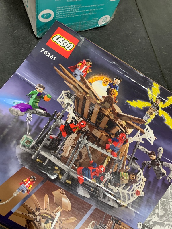Photo 1 of LEGO Marvel Spider-Man Final Battle Building Toy - Pretend Play Kids Toy for Fans, Boys & Girls, Ages 10+ - with 3 Spiderman Minifigures - Gift for Birthdays - 76261