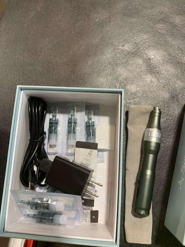 Photo 1 of 0.25mm Derma Roller Pen