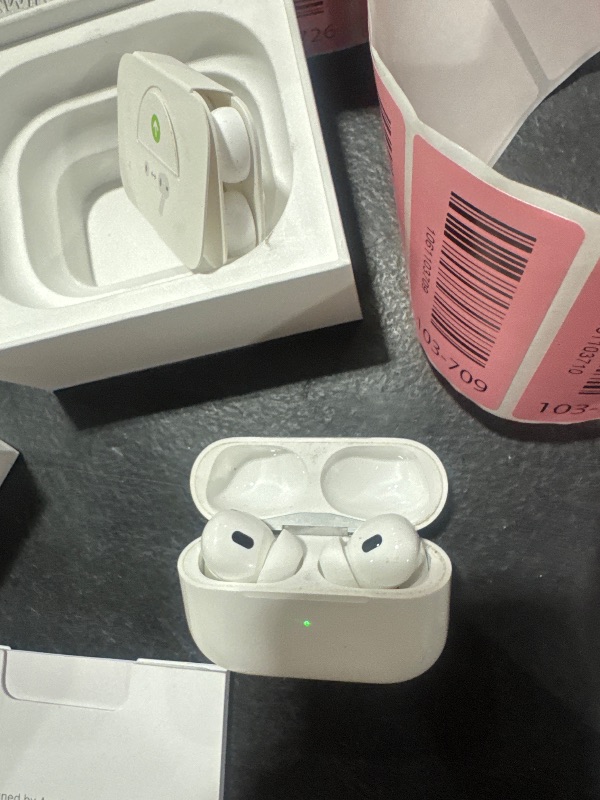 Photo 1 of Apple AirPods