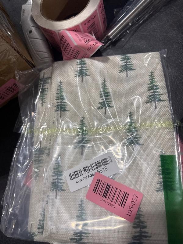 Photo 1 of christmas tree placemats 12x18 in