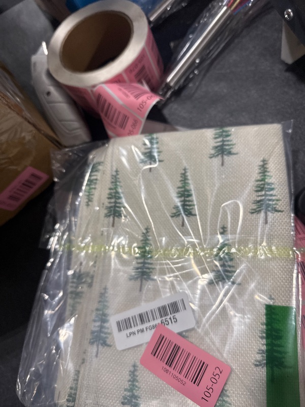 Photo 1 of christmas tree placemats 12x18 in