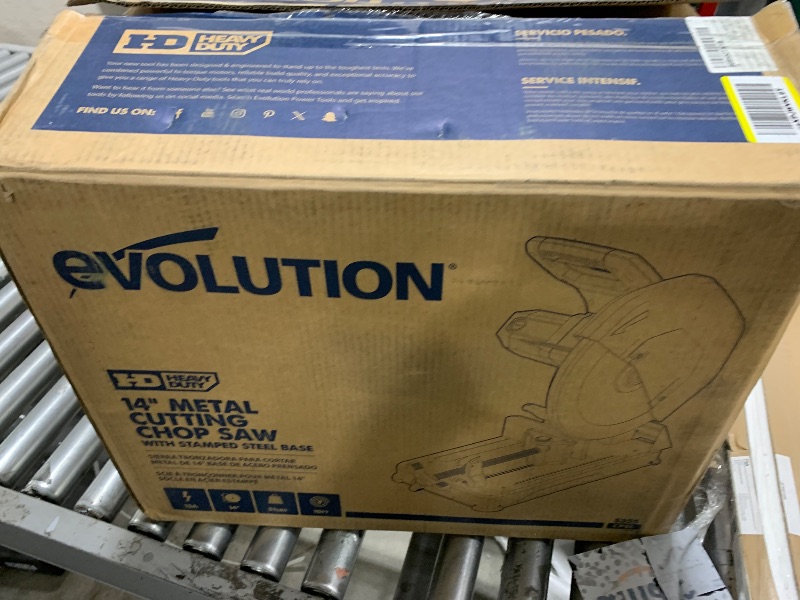 Photo 1 of saw look at pictures for reference