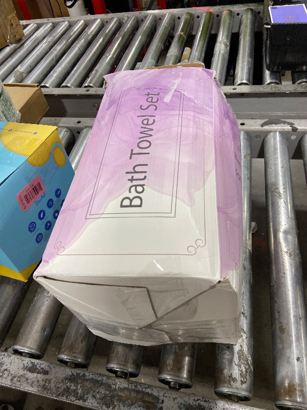 Photo 1 of Smuge Bath Towel Set, 4-Piece 35x70 Inches, Extra Large Microfiber Bath Towels, Quick Dry, Lightweight, Soft, Highly Absorbent, White