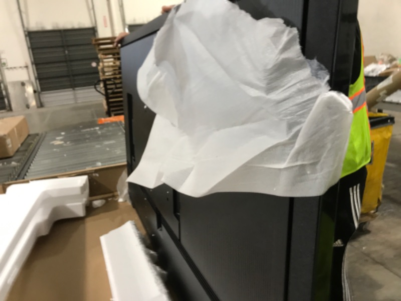 Photo 1 of SAMSUNG QHC LFD 55” Display, QH55C, UHD Signage, 28.5 mm Depth, Dynamic Crystal Color, Quantum Processor Lite 4K, SmartView+, Smart Calibration, LH55QHCEBGCXGO, 2023