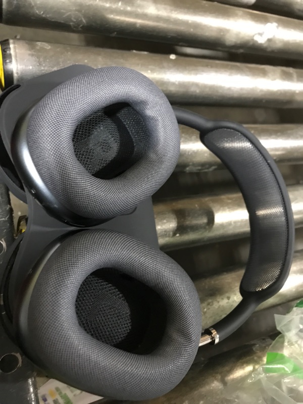 Photo 1 of Apple AirPods Max - Midnight (Renewed)