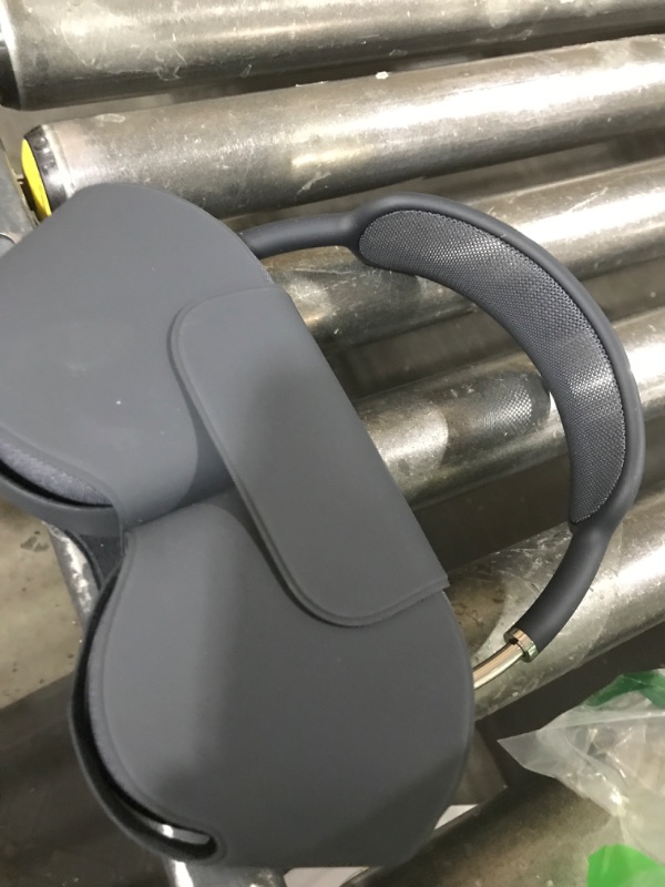 Photo 1 of Apple AirPods Max - Midnight (Renewed)