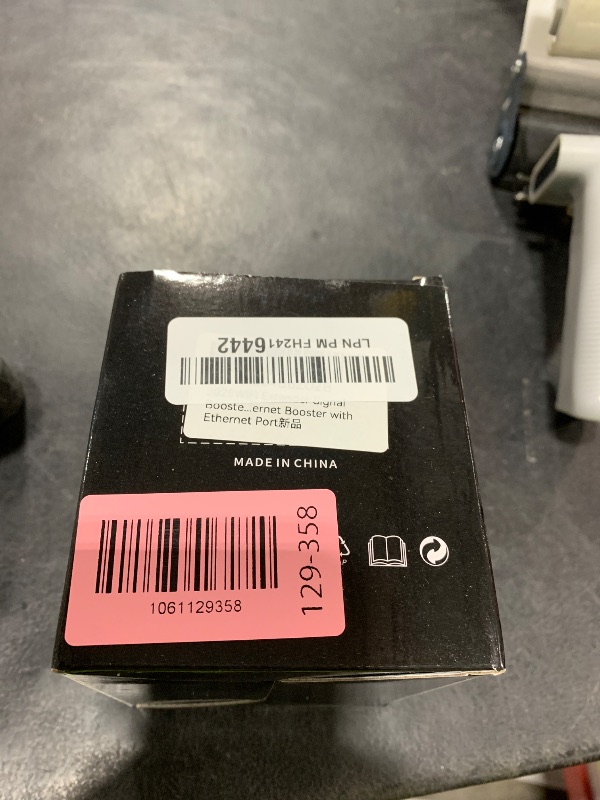 Photo 1 of WiFi Extender,WiFi Extender Signal Booster for for Home & Outdoor,Device Servers Covers Up to 6000 Sq. ft and 35 Devices,Internet Booster,