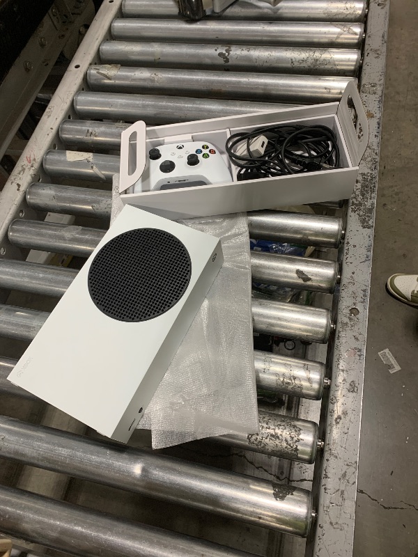 Photo 1 of Xbox Series S - All Digital Gaming Console - 512GB SSD - Includes Wireless Controller - 120FPS (Renewed Premium)