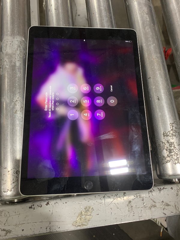 Photo 1 of Apple iPad 9th Gen (10.2 inch, 64GB)