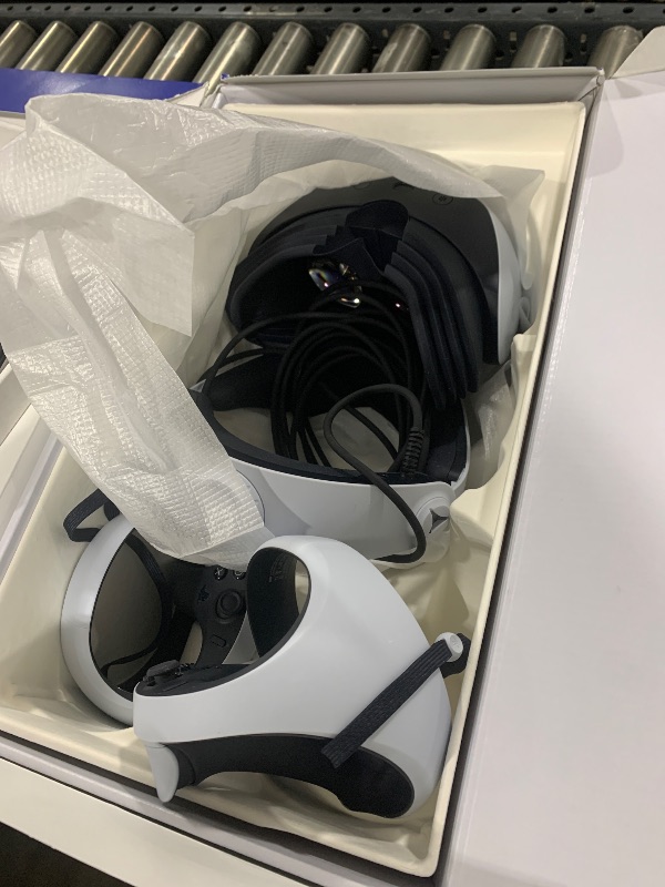 Photo 1 of PlayStation VR2 (PSVR2)