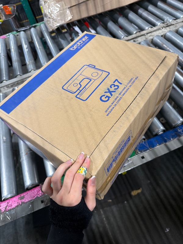 Photo 1 of *USED*
Brother Sewing Machine, GX37, 37 Built-in Stitches, 6 Included Sewing Feet