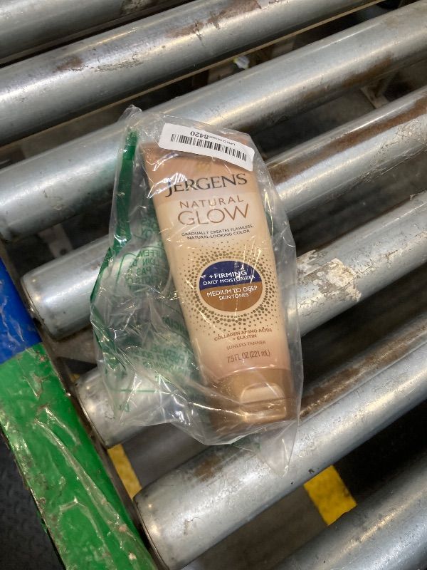 Photo 1 of ** USED*-* Jergens Natural Glow + Firming Daily Moisturizer Medium to Tan Skin Tones 7.5oz