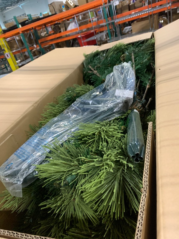 Photo 1 of ** USED/ UNTESTEDNational Tree Company 7.5 ft Pre-Lit Carolina Pine Artificial Christmas Tree, 750 Clear Lights, 1,399 Tips, Includes Stand, Green