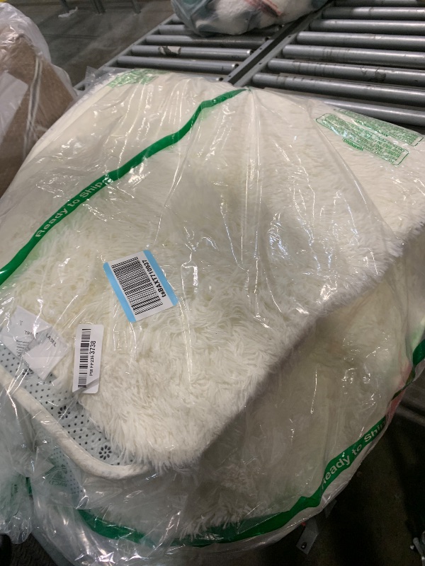 Photo 1 of ** USED** Ultra Soft Rug for Living Room, 6X9 Fluffy Shag Area Rug for Bedroom, Modern Shaggy Carpets Fuzzy Rug for Teens Dorm Nursery Home Decor Aesthetic, Upgrade Anti-Skid Durable, Cream White