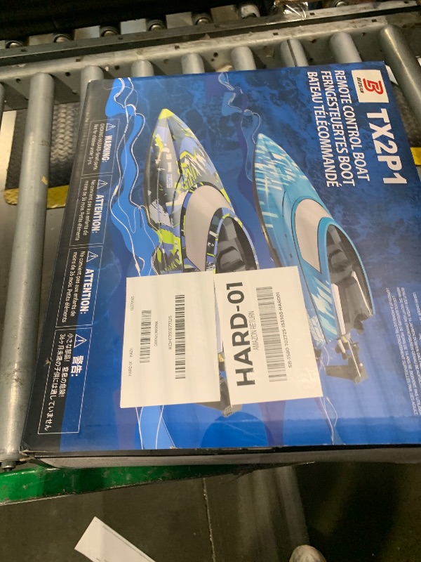 Photo 1 of **MISSING BATTERIES**BEZGAR RC Boat, 2 Packs 12 inch Fast Speed RC Boat 30 KPH with A Portable Suitcase for Lakes & Pools & Salt Water, Summer Toys for Adults and Ideal Gifts for Kids Boys Age 6 7 8-12 Years Old - TX2P1

Missing battery