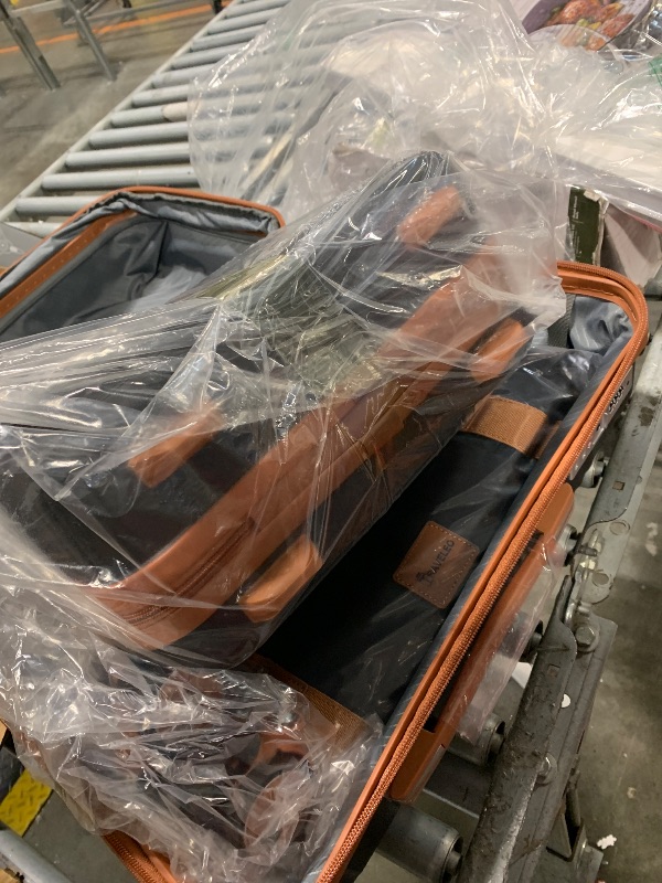 Photo 1 of ** BNEW COMPLETE SET** ** TRAVELEO 4 Piece Carry On Luggage Set 20 Inch, Expandable PP Hardshell Suitcase with Detachable Spinner Wheels & TSA Lock, Includes Cosmetic Case, Travel Tote & Toiletry Bag, Lightweight (Black)