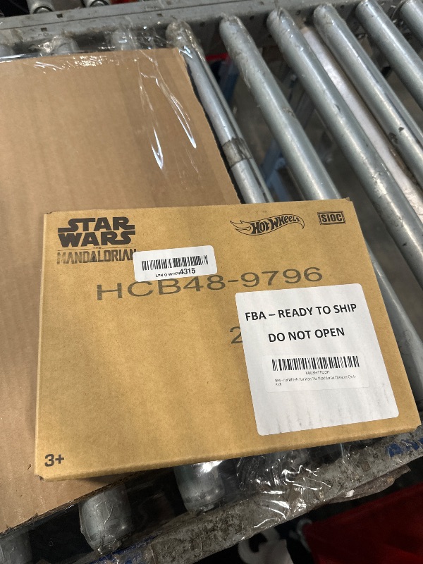 Photo 1 of ?Hot Wheels Star Wars The Mandalorian Character Car 5-Pack