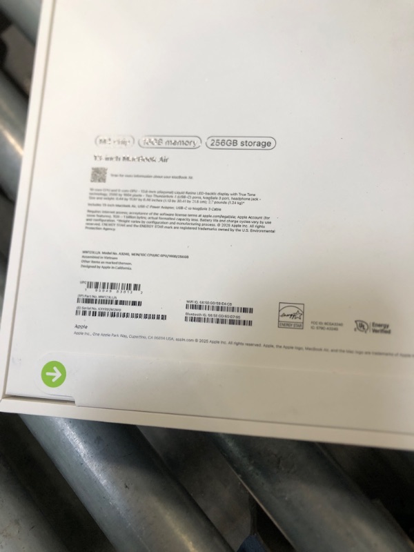 Photo 1 of ***FACTORY SEALED****Apple 2025 MacBook Air 13-inch Laptop with M4 chip: Built for Apple Intelligence, 13.6-inch Liquid Retina Display, 16GB Unified Memory, 256GB SSD Storage, 12MP Center Stage Camera, Touch ID; Midnight