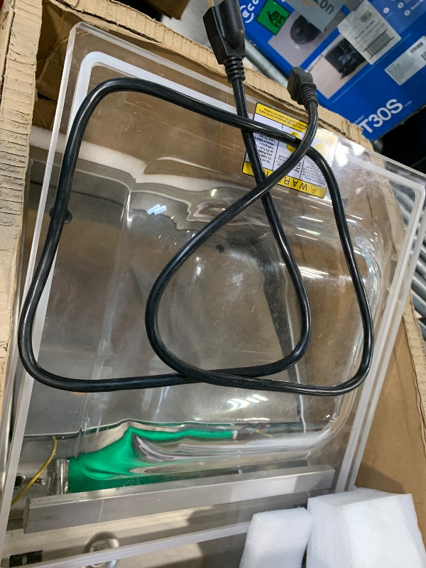 Photo 1 of ** DIRTY **VEVOR Chamber Vacuum Sealer, 320W Sealing Power, Vacuum Packing Machine for Wet Foods, Meats, Marinades and More, Compact Size with 12.6 in Sealing Length, Applied in Home Kitchen and Commercial Use