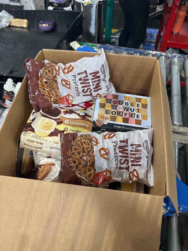 Photo 1 of ***AS IF/ FINAL SALE - ***
BUNDLE BOX OF MIXED ITEMS/ FOOD 
EXP : OCT 25 / 2025     OCT 25 / 2026 