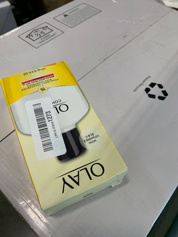 Photo 1 of *****ONE ONLY***Olay Face Moisturizer, Complete with Sunscreen SPF 15, Daily Facial Lotion for Normal Skin, Lightweight Hydrating Broad Spectrum Sun Protection - Vitamin C, E, and Niacinamide - 6 Oz 2 Pack