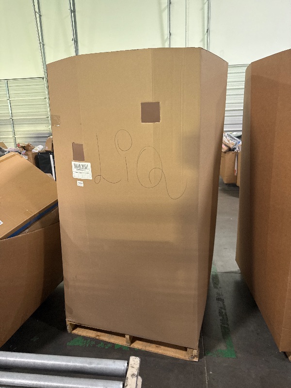 Photo 1 of (PALLET) OF Gatorade G Zero Sports Drink, Fruit Punch, Orange, Grape Variety Pack, 12 Fl Oz (Packs of 18) 