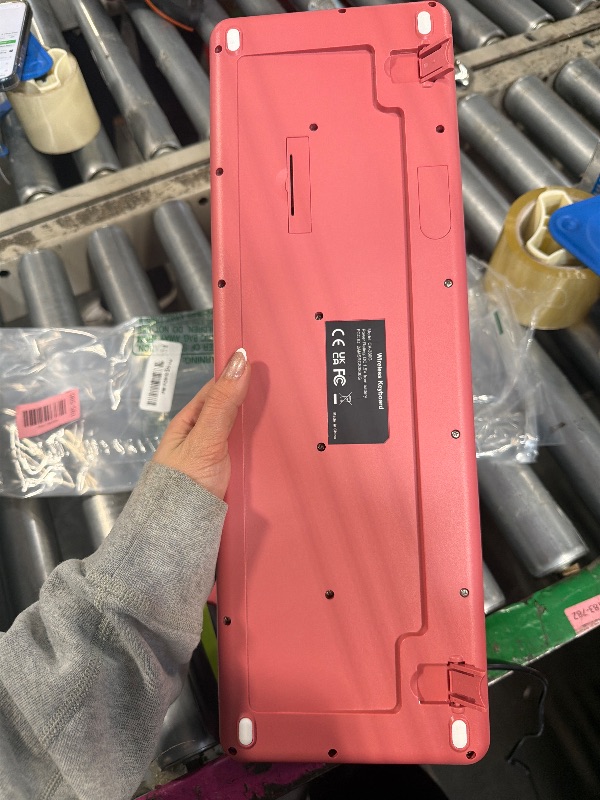 Photo 1 of ****NO USB CONECTORS OR CABLES****Wireless Keyboard and Mouse Combo - Round Keycaps, Full-Size Retro Typewriter Keyboard with Detachable Wrist Rest, Sleep Mode & Tilt Legs, 2.4GHz Cordless Connection for Mac/Windows/PC (Hot Pink)