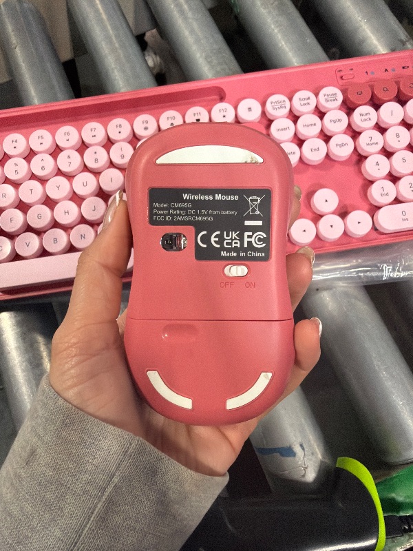 Photo 1 of ****NO USB CONECTORS OR CABLES****Wireless Keyboard and Mouse Combo - Round Keycaps, Full-Size Retro Typewriter Keyboard with Detachable Wrist Rest, Sleep Mode & Tilt Legs, 2.4GHz Cordless Connection for Mac/Windows/PC (Hot Pink)