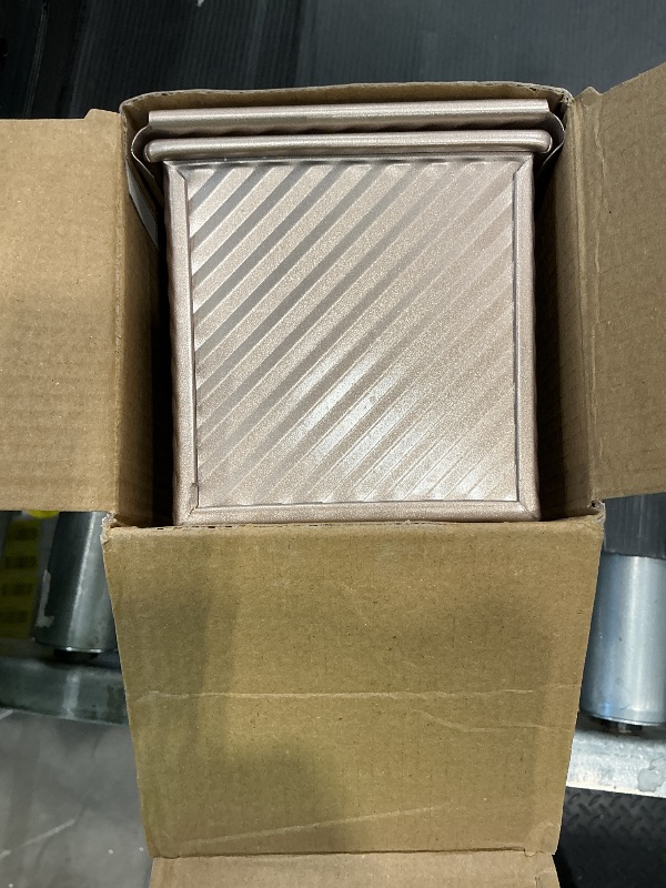 Photo 1 of **MINOR DAMAGE - USED**
KITESSENSU Pullman Loaf Pan with Lid, 1 lb Dough Capacity Non-Stick Bakeware for Baking Bread, Carbon Steel Corrugated Bread Toast Box Mold with Cover for Baking Bread, Gold