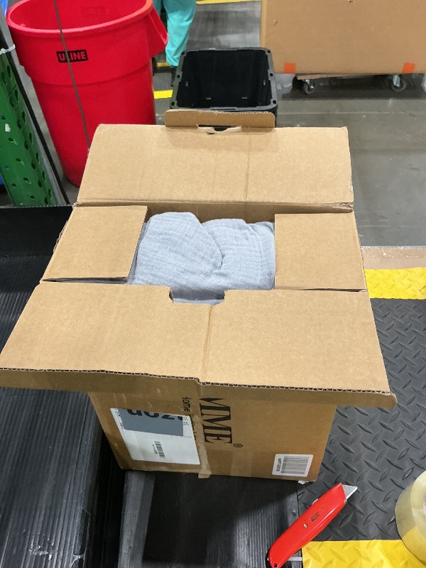 Photo 1 of *USED*
EMME Muslin Cotton Duvet Cover Set Light Grey Queen Size Linen Like Soft Breathable Lightweight Summer Comforter Cover Set with Zipper Closure (Light Grey, Queen, 90"x90")