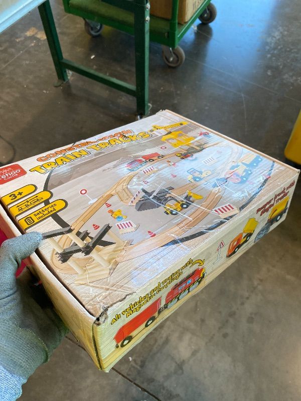 Photo 1 of *USED*
Lehoo Castle Wooden Train Set, Construction Toys Train Set for Toddlers 2-4, Wooden Train Track for Kids w/Crane, Railway Playset Toys for 3 Year Old Boys Girls