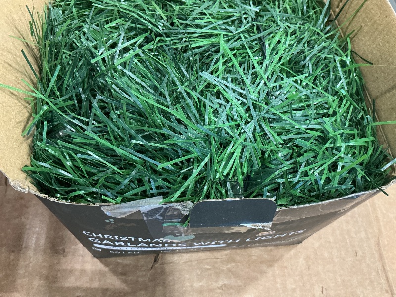 Photo 1 of *USED*
WEMADE 15.4ft Pre-Lit Christmas Garland with Lights – 50 LED Lighted Garlands for Christmas Decorations Indoor Outdoor, Battery Operated 8 Modes Memory Timer for Mantel Stair Banister Doorframe Décor