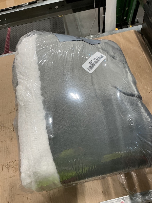 Photo 1 of *MINOR DAMAGE - USED*
Electric Heated Blanket 72"x84" Full Size - Flannel & Sherpa Fabric Dual-Sided, 6 Heat Settings & 1-10 Hours Auto Off, Soft & Cozy Warming Throw for Home, Office, or Bed, Machine Washable, Light Gray
