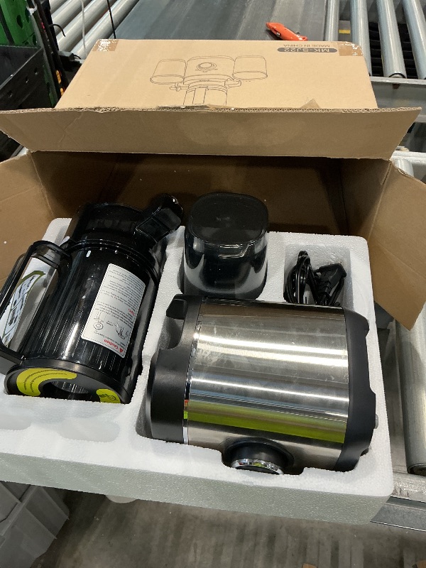 Photo 1 of *USED*
Juicer Machines, 100 Watts Cold Press Juicer with Wide Chute, Slow Masticating Juicers, High Juice Yield for Leafy Greens, Fruits & Vegetables, Easy to Clean