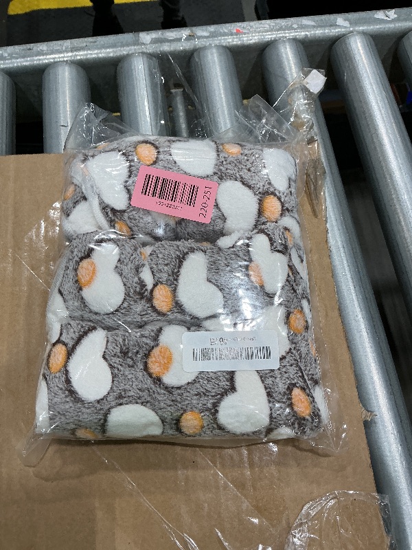Photo 1 of 1 Pack 3 Puppy Blankets Super Soft Warm Sleep Mat Grey Cute Print Blanket Fluffy Fleece Pet Blanket Flannel Throw Dog Blankets for Small Dogs Puppy Dogs Fluffy Cats,Love-Medium(29"x20")
