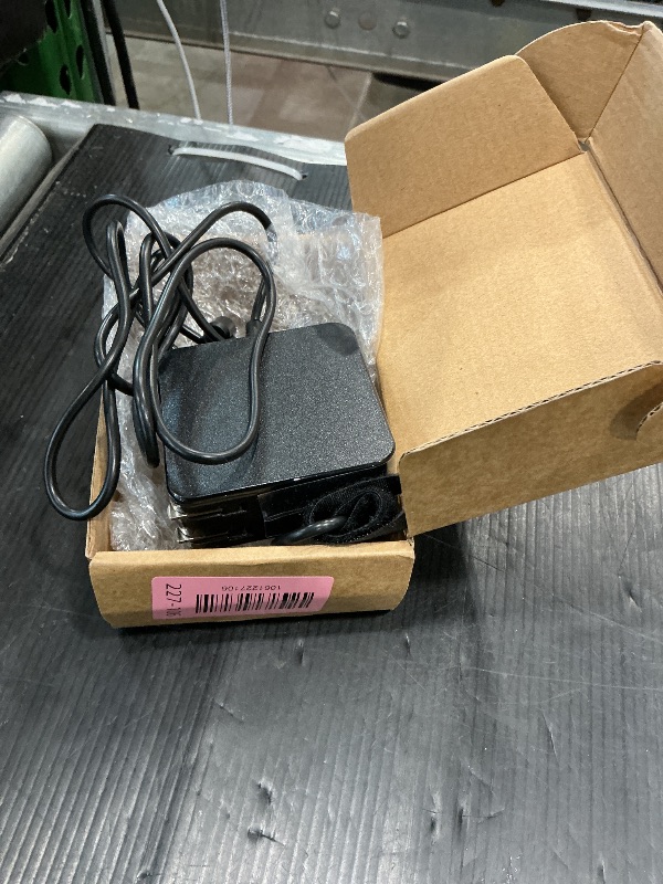 Photo 1 of 45W 19V 2.37A Ac Adapter Laptop Charger Power Supply Replacement for ASUS UX305 UX305L UX305F UX305C UX303U UX330 UX330U X331UA UX360C UX31A E203M E203MA X553S X553M X553MA