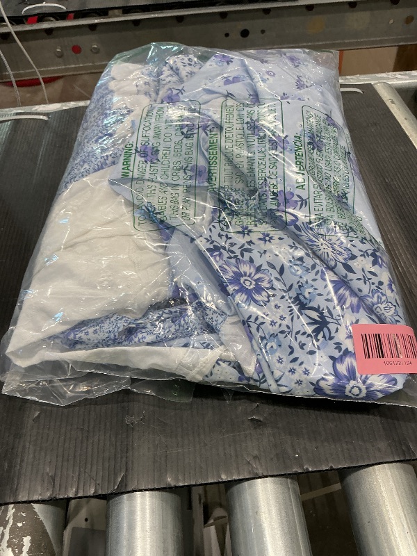 Photo 1 of *MINOR DAMAGE - USED*
ABYOVRT Women Floral Maxi Dress Spaghetti Straps V Neck Patchwork Flowy Boho Sundress Tiered Long Dresses (Blue,L)