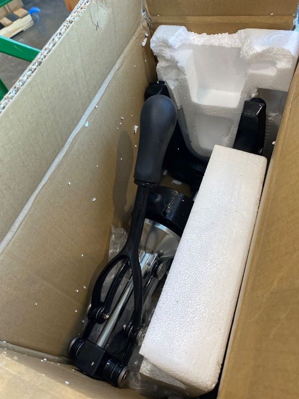 Photo 1 of *USED*
CO-Z Manual Citrus Juicer, Commercial Grade Cast Iron Orange Juicer, Professional Heavy Duty Juice Press with Removable Strainer, Manual Juice Extractor for Orange Lemon Pomegranate Citrus, Black
