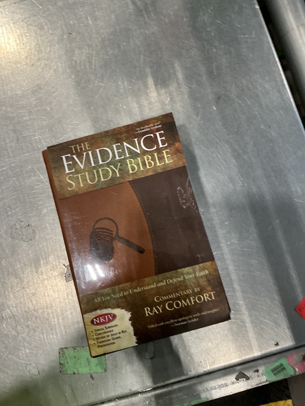 Photo 1 of 
ENDED
Evidence Bible-NKJV by Comfort, Ray [Leather / Fine Binding]