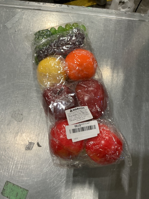 Photo 1 of *USED*
Artificial Fruits Pack, Fake Mixture Fruits for Home Decor, Simulation Fruit Set, Party Chirstmas Decortion, Faux Fruit Modle for Photoshoot, Artificial Apple Pear Grape Orange (6 Kinds,8 Pcs)