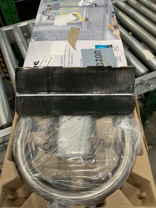 Photo 1 of *USED*
Kraus Oletto Spot Free Stainless Steel with Deckplate Single Handle Deck-mount Pull-down Kitchen Faucet with Sprayer ( Deck Plate Included )